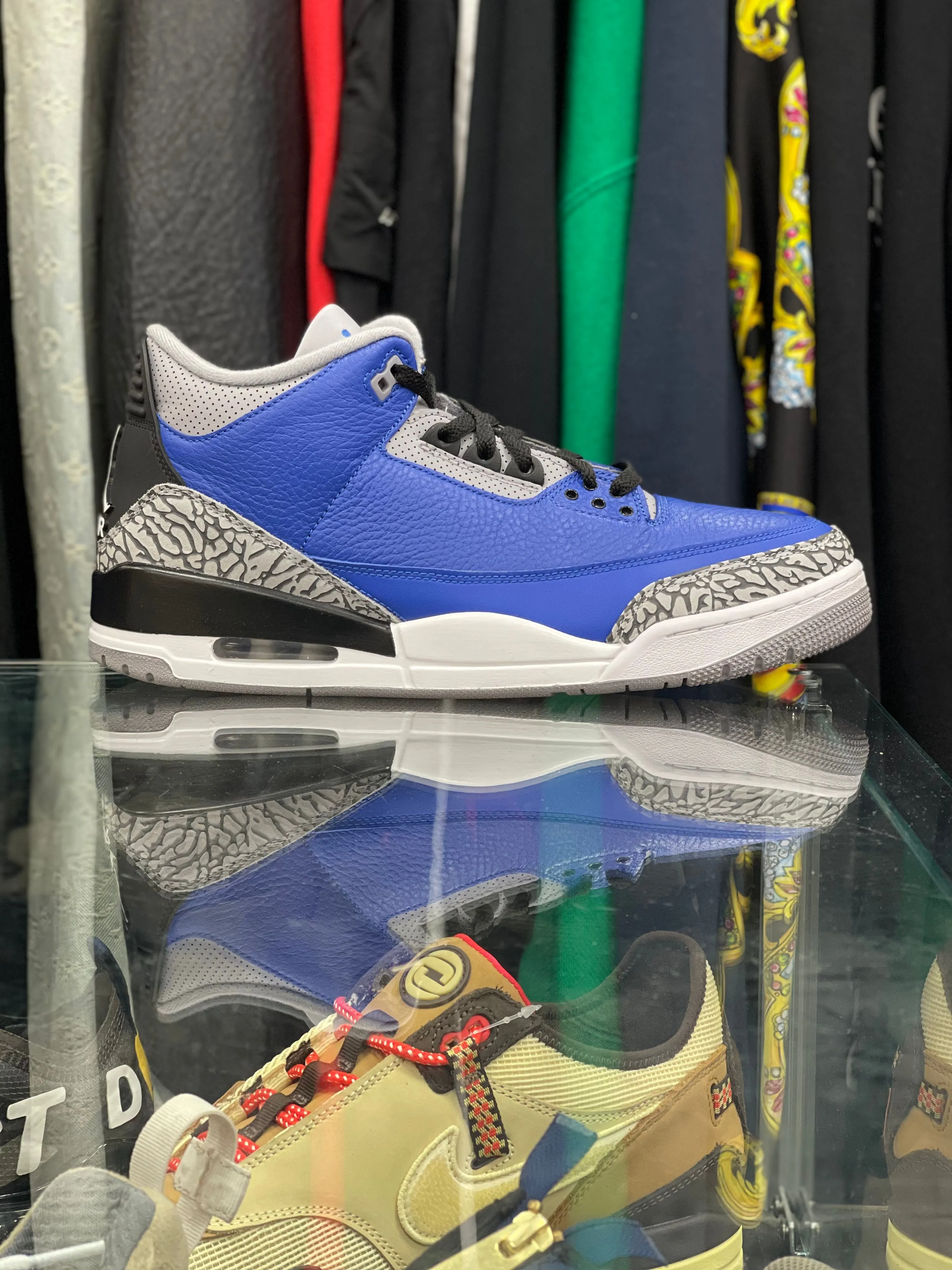 Air Jordan 3 Retro “Varsity Royal Cement”