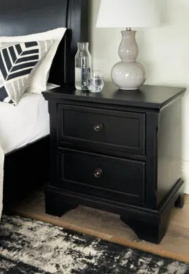 Chylanta Queen Sleigh Bed with Mirrored Dresser, Chest and 2 Nightstands
